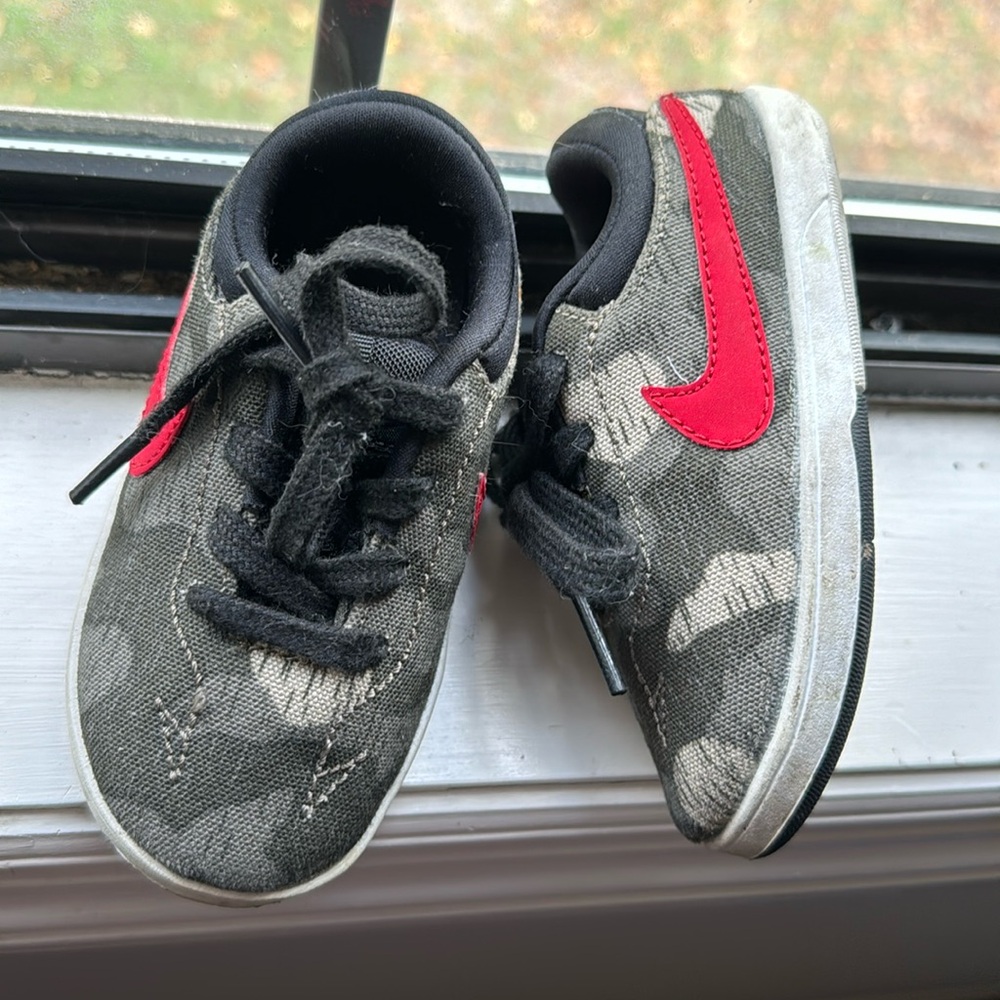 Boys Nikes